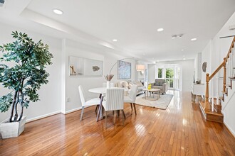 1429 S St NW in Washington, DC - Building Photo - Interior Photo