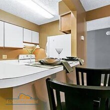 126 Wells Ct in Hampton, VA - Building Photo - Building Photo