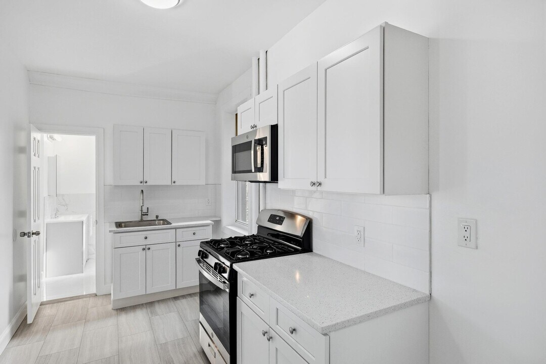 137 Kensington Ave-Unit -401 in Jersey City, NJ - Building Photo