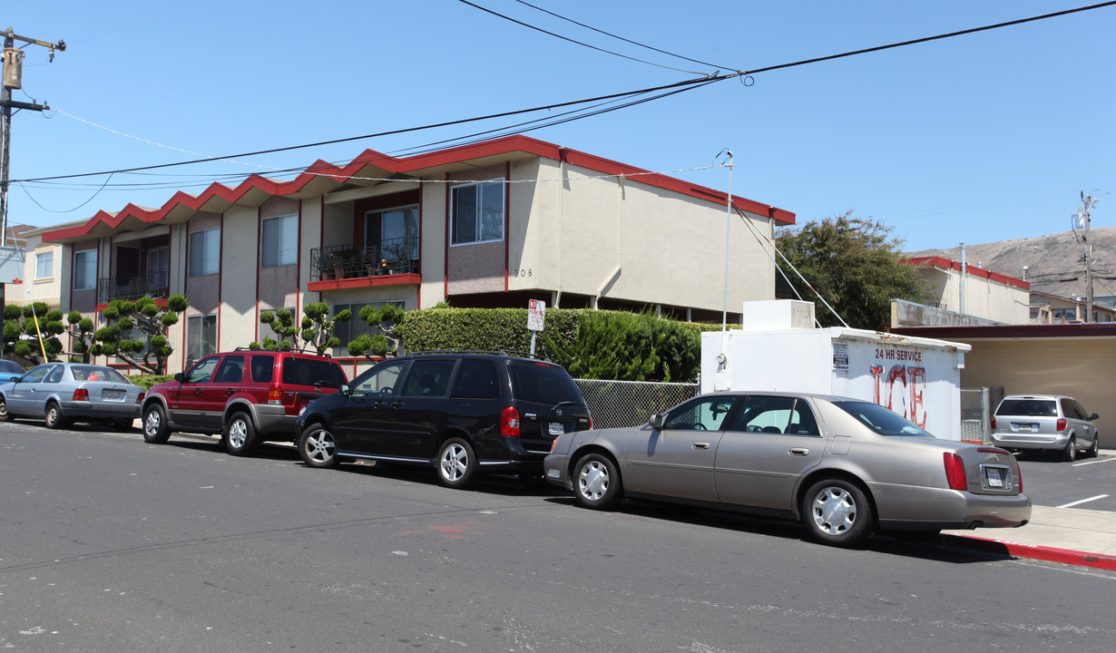 308 Lux Ave in South San Francisco, CA - Building Photo