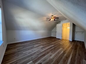 5343 Tidewater Dr in North Charleston, SC - Foto de edificio - Building Photo