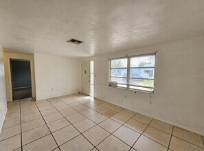 1019 Maybury Dr in Holiday, FL - Building Photo - Building Photo