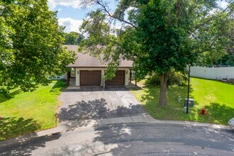 12131 62nd Ave N, Unit 12131 62nd Ave N, Maple G in Maple Grove, MN - Foto de edificio - Building Photo