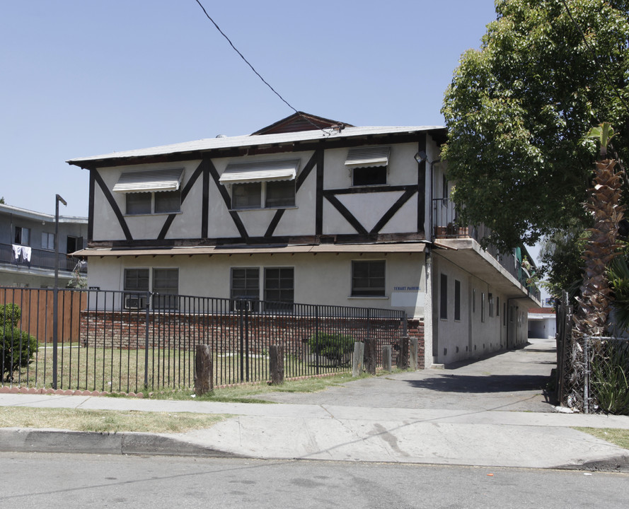 6014 Hazelhurst Pl in North Hollywood, CA - Building Photo