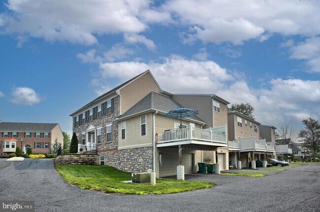 4755 Laurel Valley Ln in Enola, PA - Building Photo - Building Photo