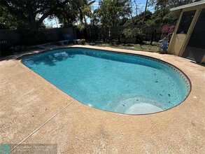 125 Wisteria Ave in Fort Pierce, FL - Building Photo - Building Photo