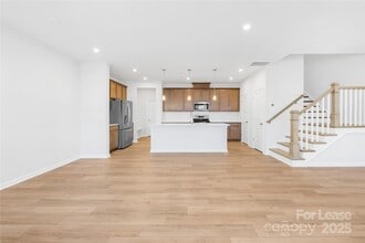 5676 Clear Creek Ln in Charlotte, NC - Building Photo - Building Photo