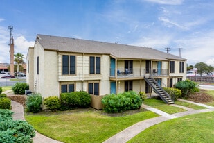 Allure Apartments in Corpus Christi, TX - Building Photo