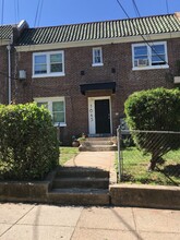 1645 V St SE, Unit #One in Washington, DC - Foto de edificio - Building Photo
