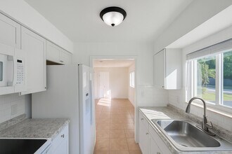 2940 NE 7th Ave in Pompano Beach, FL - Building Photo - Building Photo