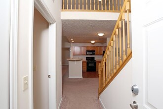 Linden Lane in Cuyahoga Falls, OH - Building Photo - Interior Photo