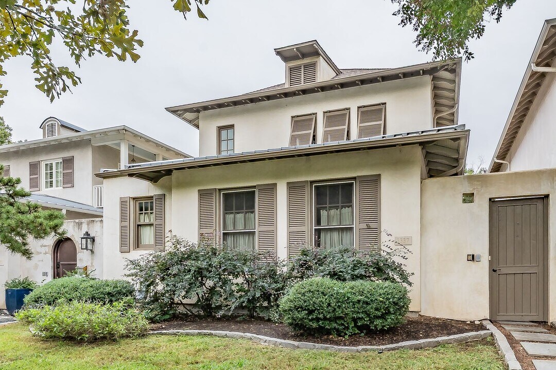 3337 W 4th St in Fort Worth, TX - Foto de edificio