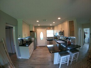 1011 59th Ave N in St. Petersburg, FL - Building Photo - Building Photo