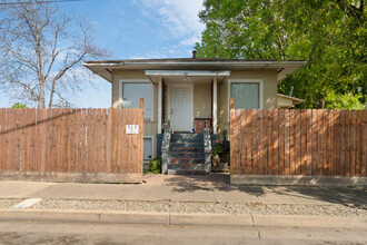 107 W 16th St in Chico, CA - Building Photo - Building Photo