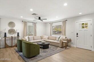 3515 E Piccadilly Rd in Phoenix, AZ - Building Photo - Building Photo