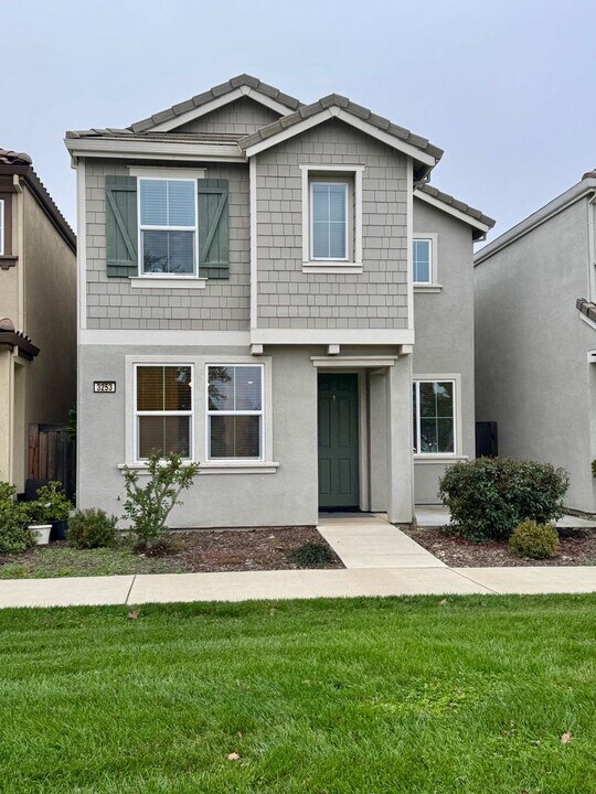 3253 Tysley Way in Rancho Cordova, CA - Building Photo