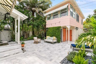 1716 Oak St NE in St. Petersburg, FL - Building Photo