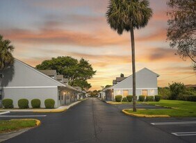 5213 Wallis Rd in West Palm Beach, FL - Building Photo