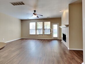 2847 Park Springs Dr in Grand Prairie, TX - Building Photo - Building Photo