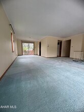 5404 4th Ave in Altoona, PA - Building Photo - Building Photo