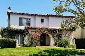 1130 S Hayworth Ave in Los Angeles, CA - Building Photo - Building Photo