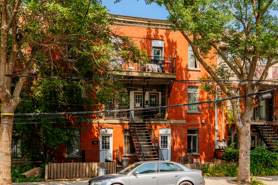 803 Desnoyers Rue in Montréal, QC - Building Photo