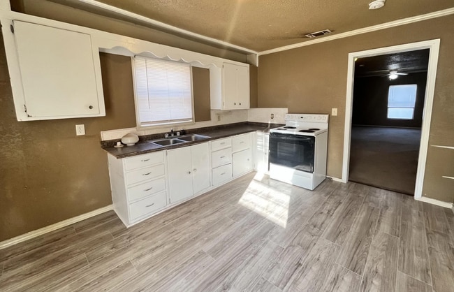 2304 Avenue U in Lubbock, TX - Building Photo - Building Photo