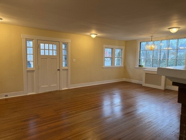 37 Maple Ave, Unit R in Rutland, MA - Building Photo - Building Photo