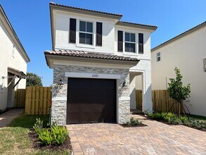 2281 NW 131st Cir in North Miami, FL - Building Photo - Building Photo