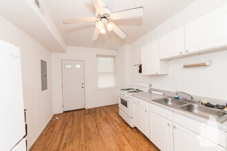 3818 N Sheffield Ave, Unit 2 in Chicago, IL - Building Photo - Building Photo