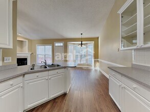 702 Landing View Dr in Wendell, NC - Foto de edificio - Building Photo