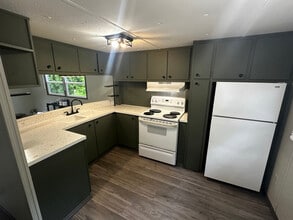 962 NY-29A in Gloversville, NY - Building Photo - Building Photo