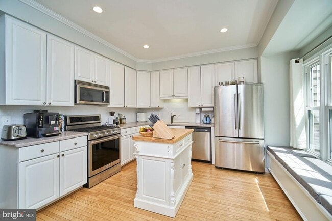 1230 Weatherstone Ct in Reston, VA - Building Photo - Building Photo