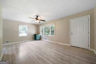 256 Powder Springs St in Hiram, GA - Building Photo - Building Photo