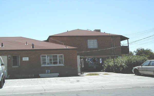 Granada Palms Apartments in Phoenix, AZ - Building Photo