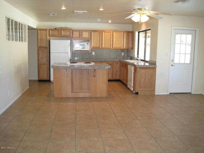 2163 E Manhatton Dr in Tempe, AZ - Building Photo - Building Photo