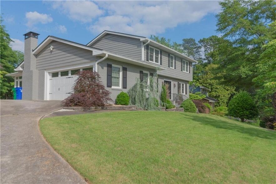 3935 Briaridge Cir in Atlanta, GA - Building Photo