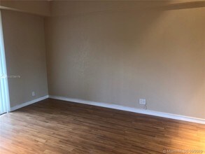 711 Lyons Rd-Unit -14205 in Coconut Creek, FL - Building Photo - Building Photo
