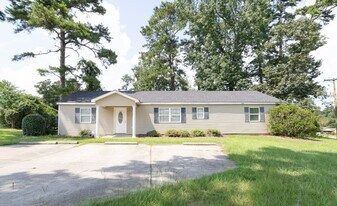 322 Ray Ave in Troy, AL - Building Photo