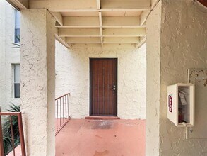 524 Orange Dr, Unit 22 in Altamonte Springs, FL - Foto de edificio - Building Photo