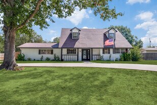 602 Hunter St in Bonham, TX - Building Photo