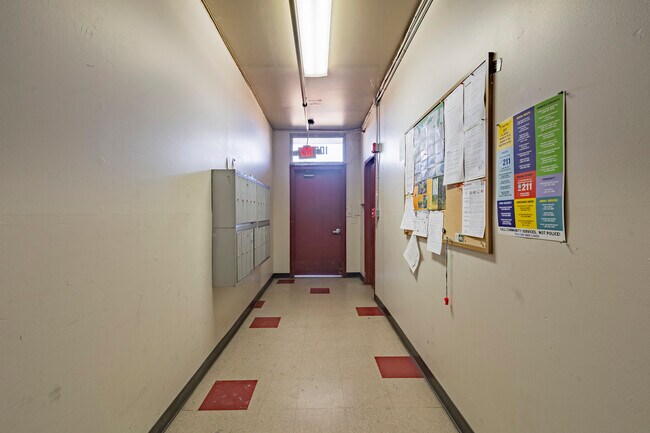 1050-1066 47th Ave in Oakland, CA - Foto de edificio - Lobby