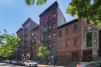 604 E 9th St in New York, NY - Foto de edificio - Building Photo