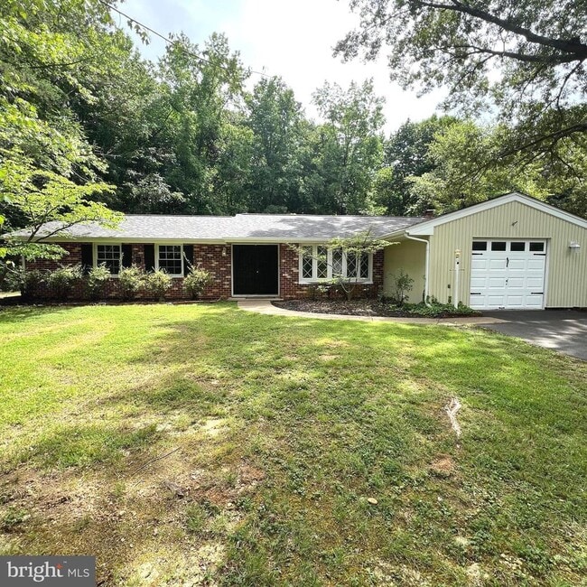 1906 Coleman Ln