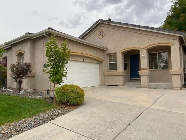 4550 Mt Bachelor Dr in Sparks, NV - Building Photo - Building Photo