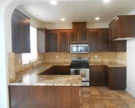 301 Toyon Ln in Vacaville, CA - Foto de edificio - Building Photo