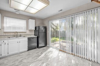 824 Dryden St in Virginia Beach, VA - Building Photo - Building Photo