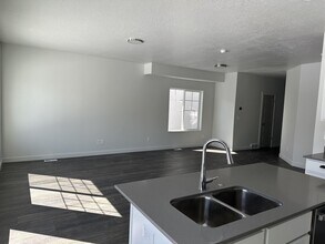 1670 Prevedel Dr in West Haven, UT - Building Photo - Building Photo