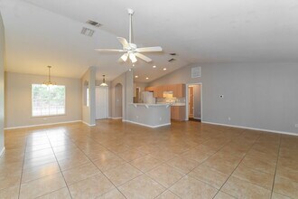 4744 29th St SW in Lehigh Acres, FL - Foto de edificio - Building Photo