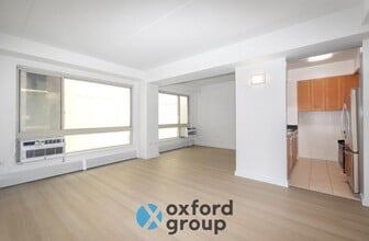 370 W 30th St in New York, NY - Building Photo - Building Photo